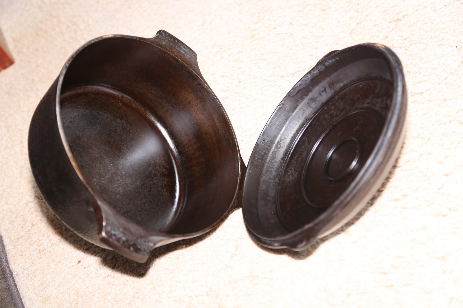 Griswold hammered cast iron Dutch oven eBay