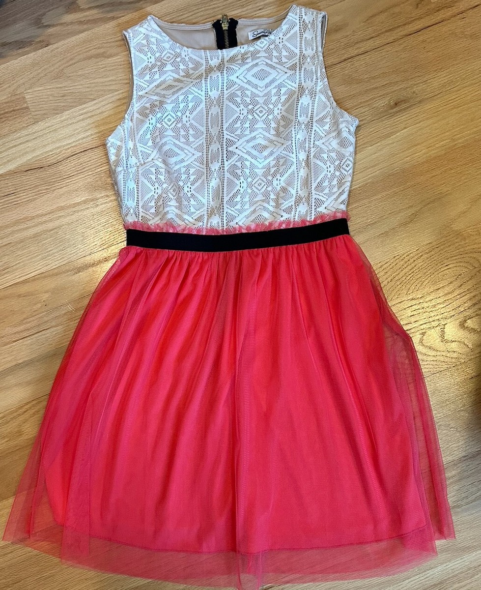 chinese dress ladies She's A Masterpiece Lace Maxi Dress Pink main image 0