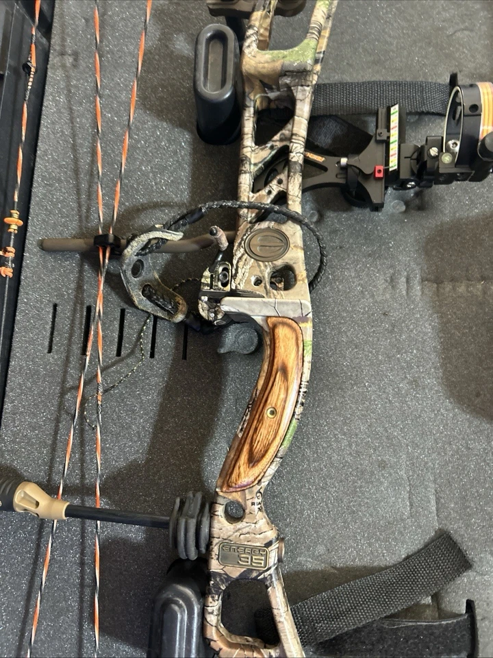 Arco compuesto ELITE ENERGY 35 para zurdos Foto 2 de 4