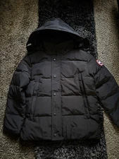 Canada Goose Wyndham Men’s Parka Jacket Size Medium Brand New