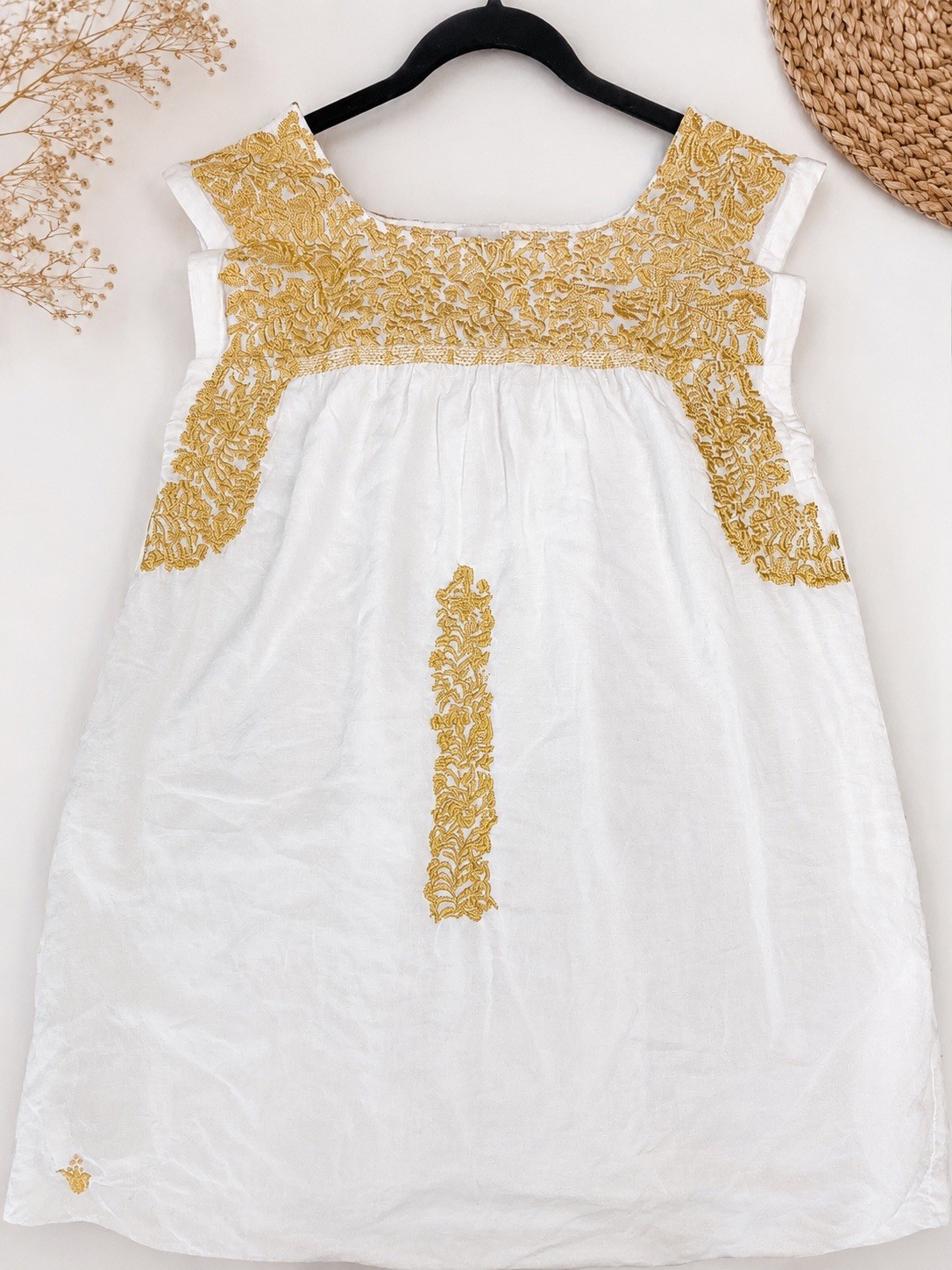 J. Marie embroidered floral Blouse Tunic Lt. Gold Multi Sz M,with side pockets