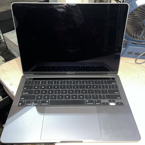 APPLE MACBOOK PRO "M1" 8 CPU/ 8 GPU 13" 3.2GHZ 8GB RAM 256SSD