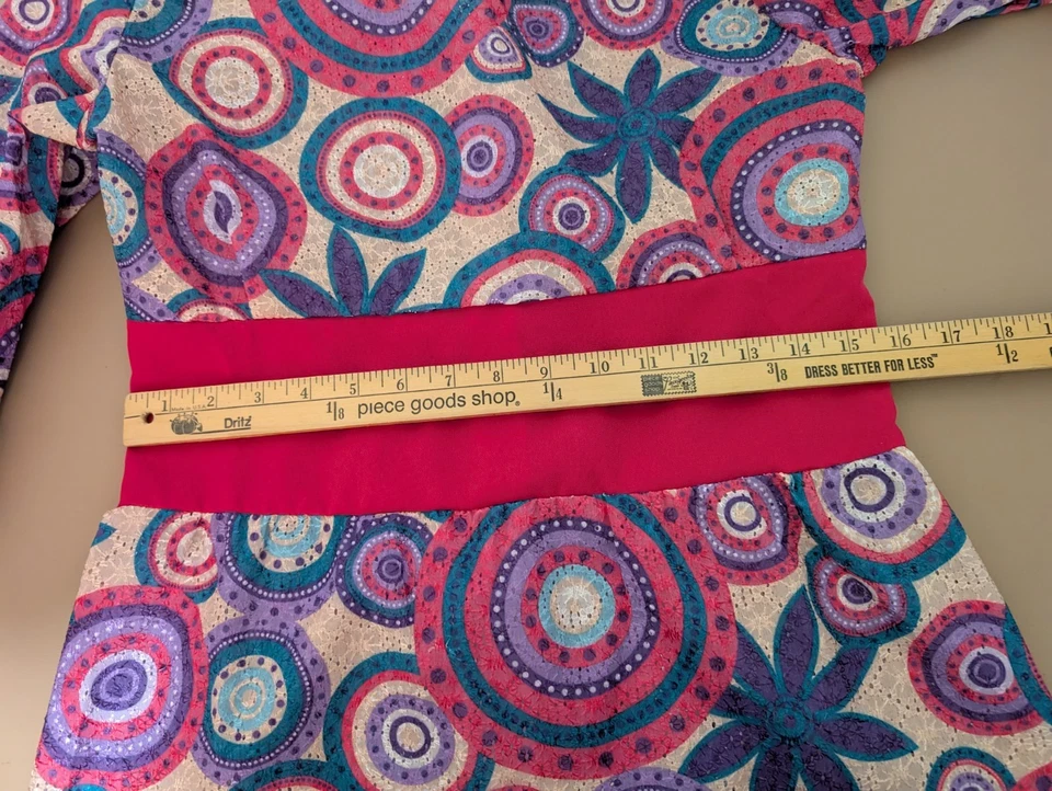 Mini vestido estilo años 60 Foto 3 de 4