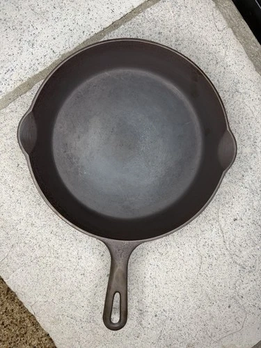 Vintage Griswold No. 7 Cast Iron Skillet 701 Erie PA Large Block Logo