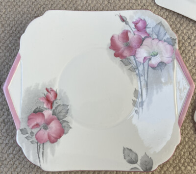 Shelley ''Dog Rose'' Porzellan Teller groß Kuchengröße rosa Art Deco quadratisch