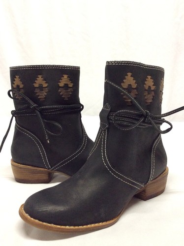 Botas al mujer Kensie negras, con cordones tribales talla 6 m eur 36 $149 al por menor 886468429320 |