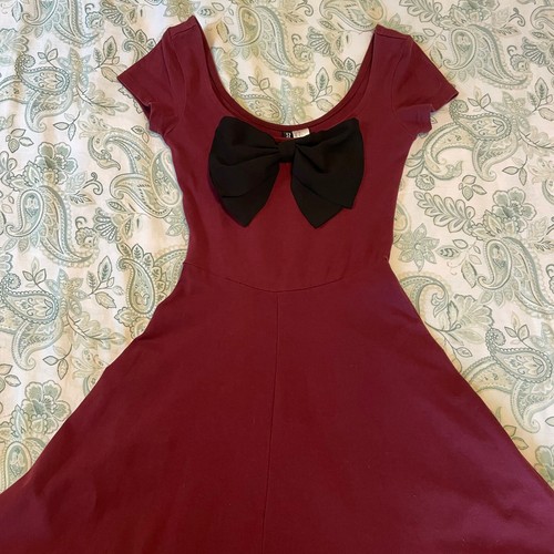 S H&M DIVIDED Skater Sun Dress Fit Flare A Line Maroon Burgundy Black Bow Front - Picture 3 of 11