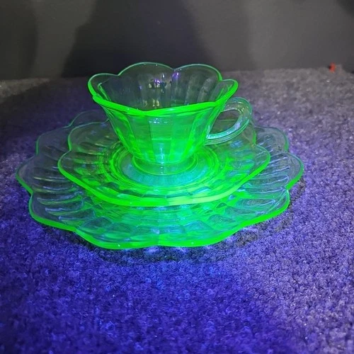 Green Depression Uranium Glass Luncheon Plate w/ Cup & Saucer Scalloped Liberty