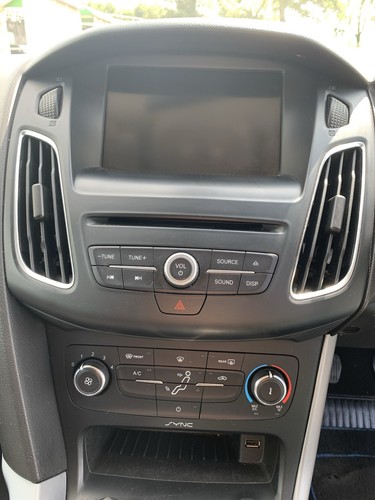 Ford Focus Zetec 1.5 TDCI 120ps 2015 Metallic grey- £0 Road Tax , reverse camera - Picture 16 of 24