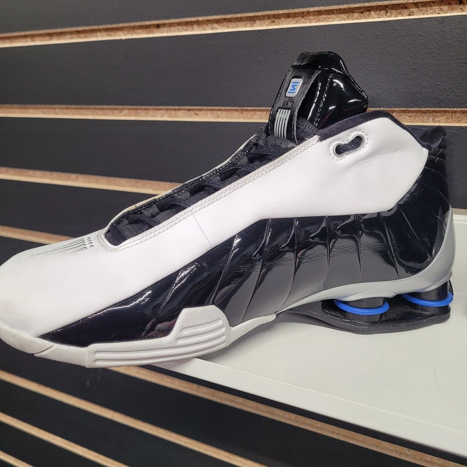 NIKE SHOX BB4 COURO BRANCO PRATA PRETO AZUL VINCE CARTER Tamanho 11 AT7843-102 - Imagem 4 de 4