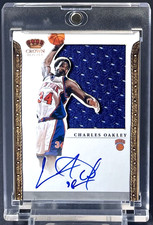 ( /99 ) Charles Oakley 2011-12 Crown Royale Silhouettes GU On Card Auto Knicks