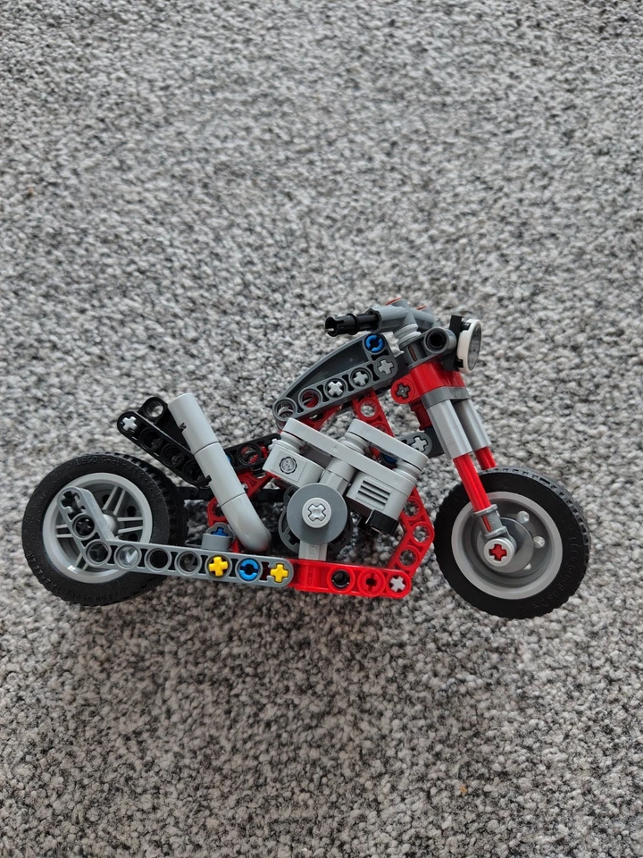 3 x Lego Technic Vehicles - 42071 / 42084 / 42132, photo 4 of 5