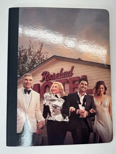 Schitt's Creek Bundle Raccoglitore Cartella Notebook Set 4 Pezzi 2022 Spettacolo TV Scuola - Foto 2 di 13