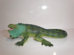 schleich iguana