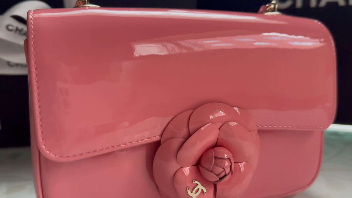 New Chanel 23K Coral Pink Patent Leather Camellia Flap Bag Small