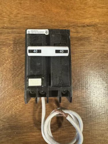 Eaton GFTCB240 Please See Description