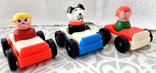 FISHER PRICE VINTAGE 6 PC LITTLE PEOPLE CARS PEOPLE DOG   B1