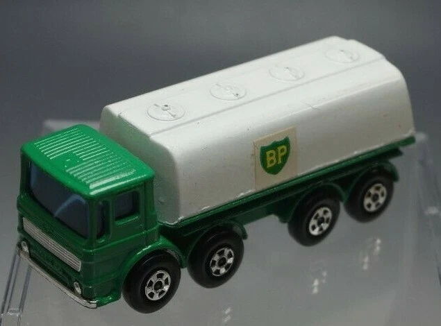 MATCHBOX SUPERFAST #32 LEYLAND PETROL TANKER WITH BOX ENGLAND NM CONDITION - Image 3 of 4