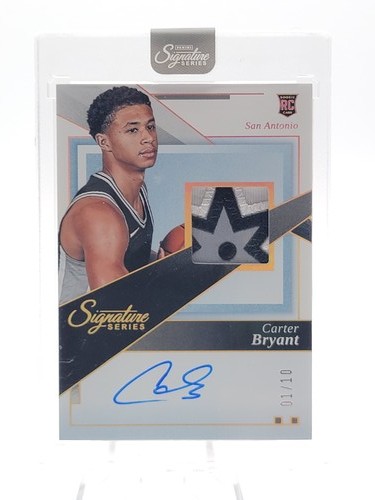 CARTER BRYANT 2025-26 SIGNATURE SERIES GOLD RPA ROOKIE PATCH AUTO /10 RC Q1312