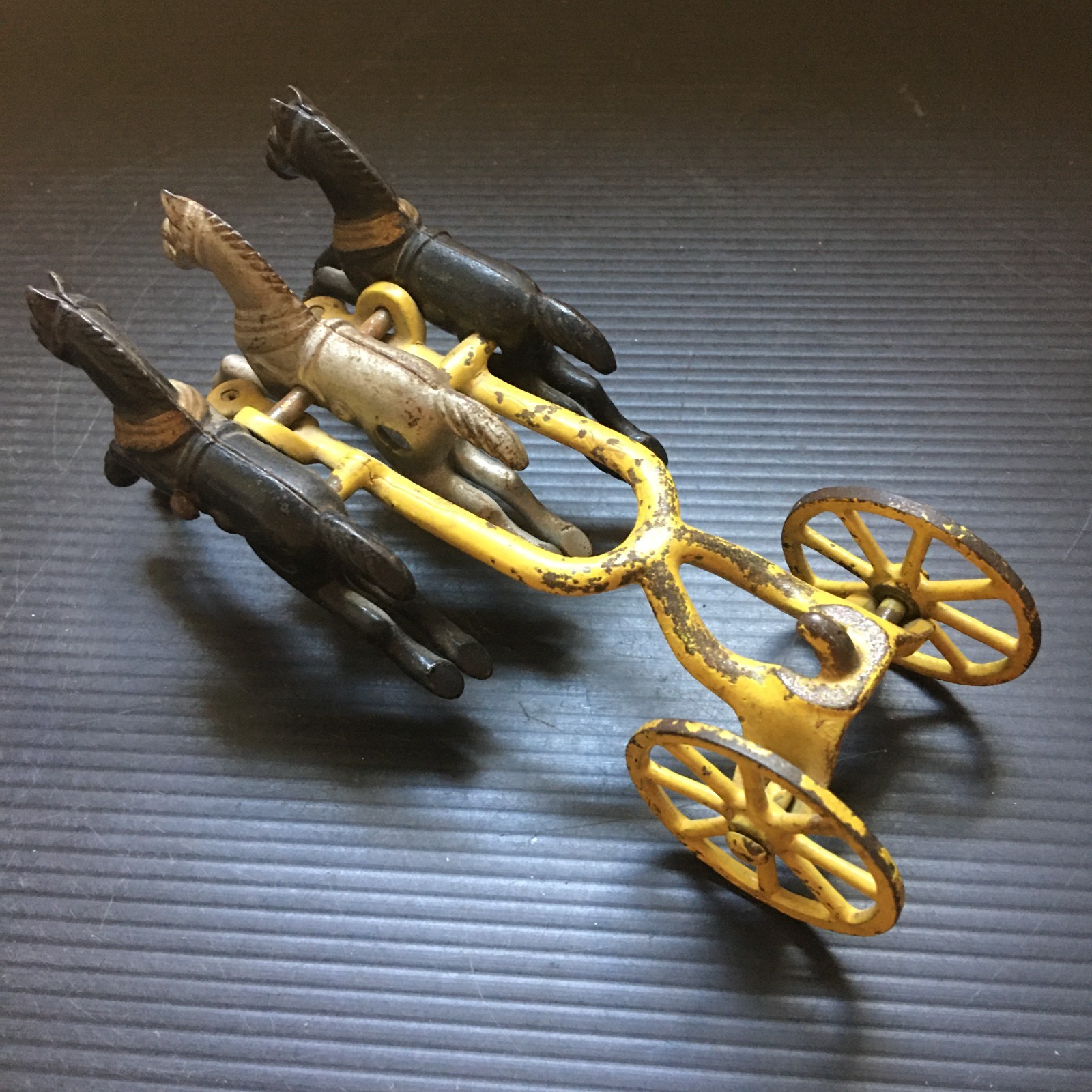 Antique Front Hitch Horse Team Cast Iron Horse-Drawn Chariot Toy Wagon 6.25"L