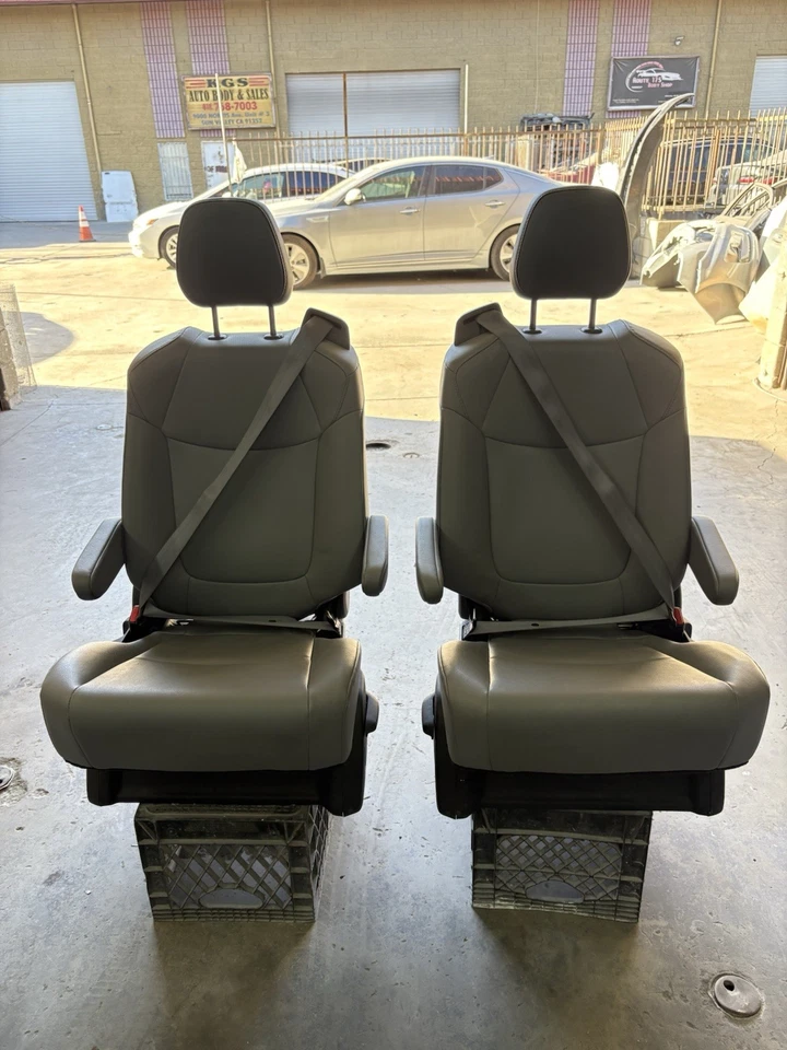 Toyota Sienna Seats 2021-2024 - Light  Gray Leather Second Row 7 Passenger - Image 2 of 4