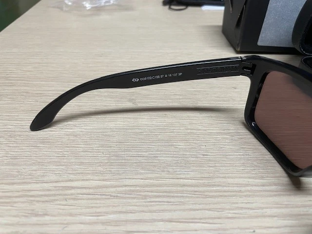 Oakley Holbrook, foto 4 di 5