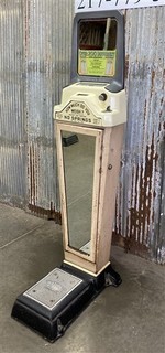 Watling Scale Coin Scale Chicago IL Porcelain Vintage Arcade Penny Scale C