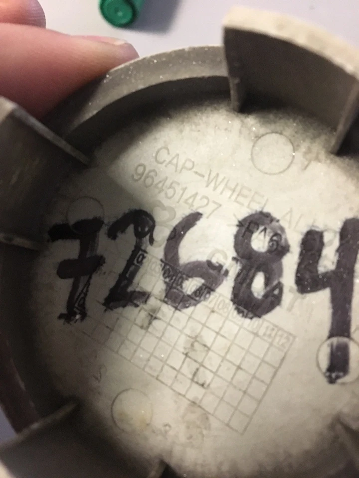 2004 04 Suzuki Verona OEM Center Hub Cap Black 96451427 fits 16" 5 spoke 72684 - Image 4 of 4