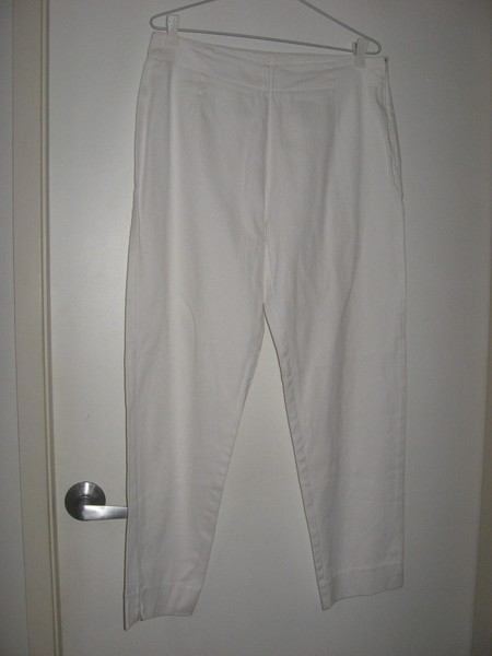 RESORT REPORT WHITE STRAIGHT LEG PANTS WITH SIDE ZIP SIZE 14