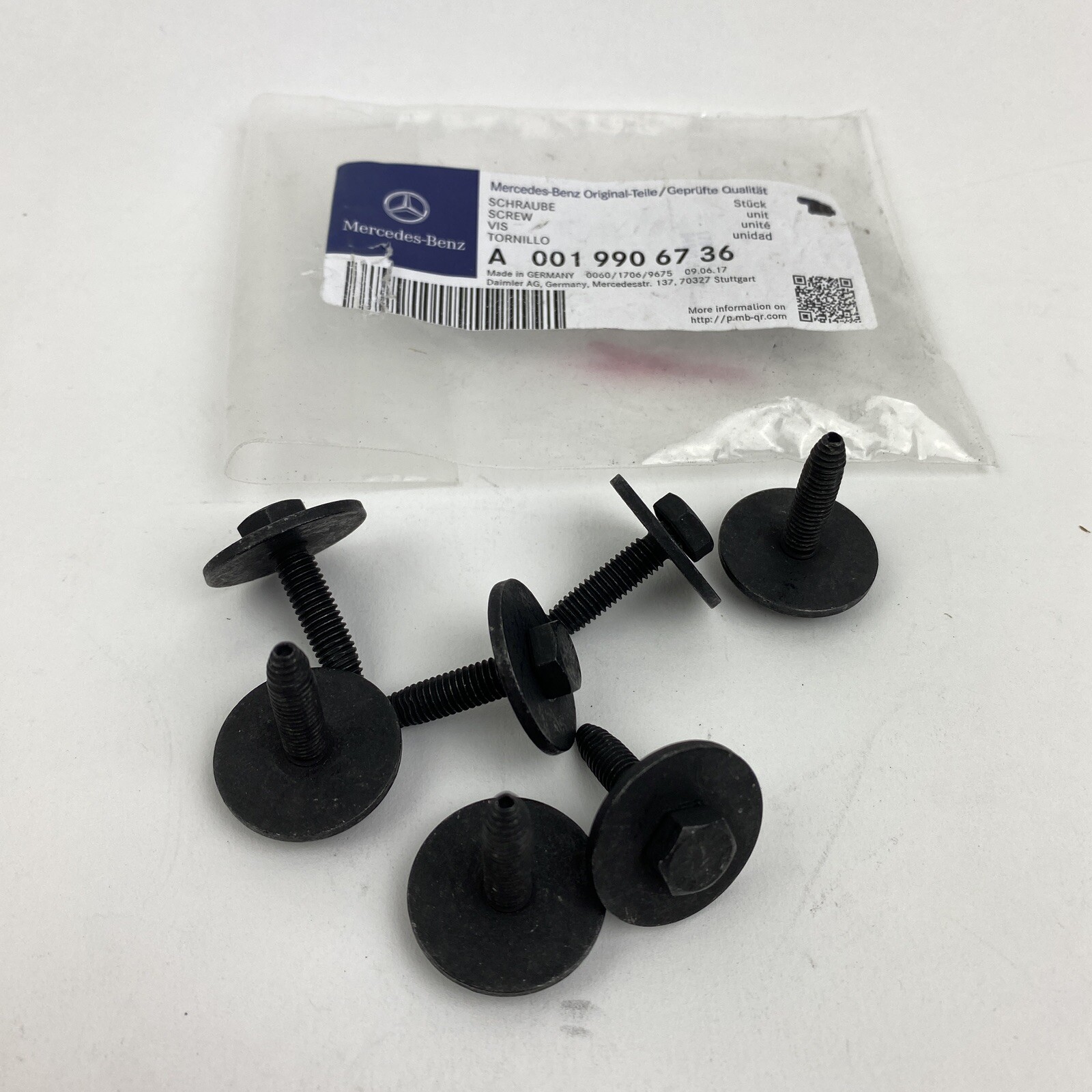 7 pcs* Genuine Mercedes-Benz OEM 17-18 E300 Fender Bolts 001-990 