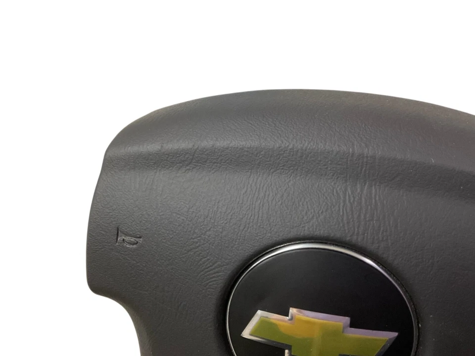 2005 06 07 08 2009 Chevy Trailblazer driver wheel airbag W/SCRATCHES BLACK - Image 2 of 4