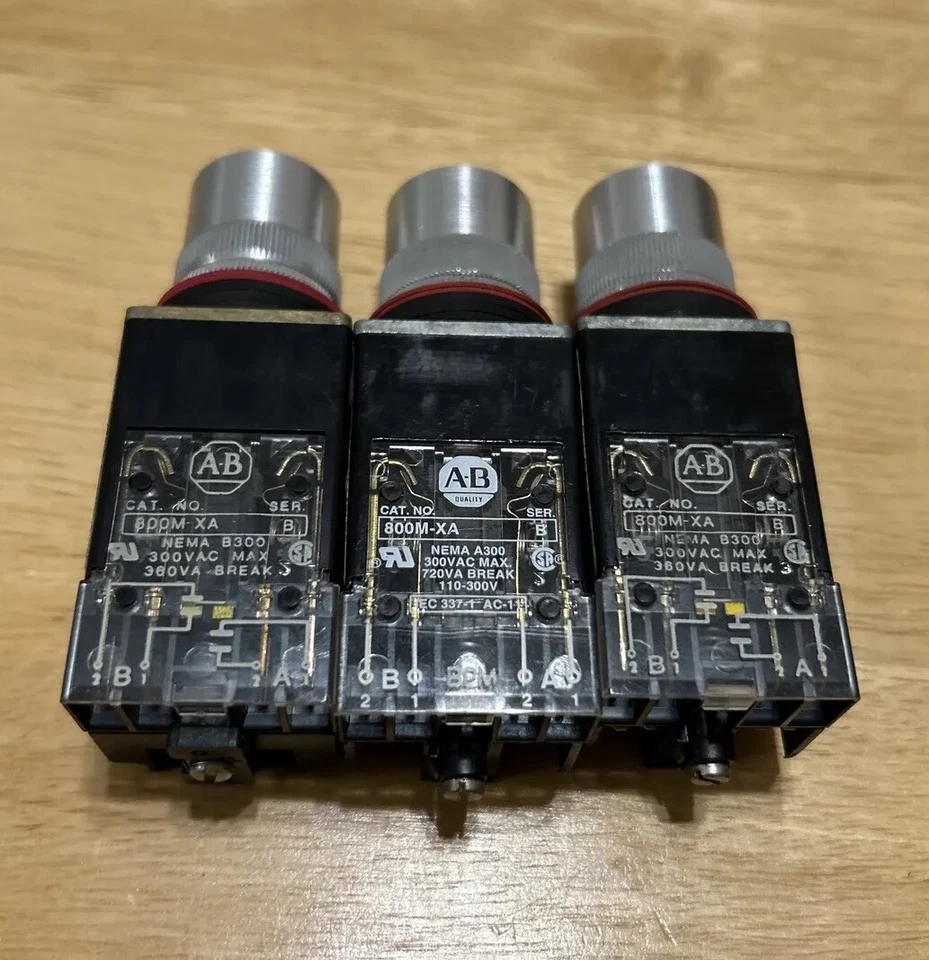 LOTE DE 3 PULSADORES ÁMBAR ILUMINADOS ALLEN-BRADLEY 800MR-PA16AA SERIE D Foto 2 de 3