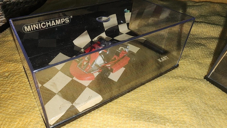 1:43 Minichamps Karts RED + WHITE - Image 3 of 3