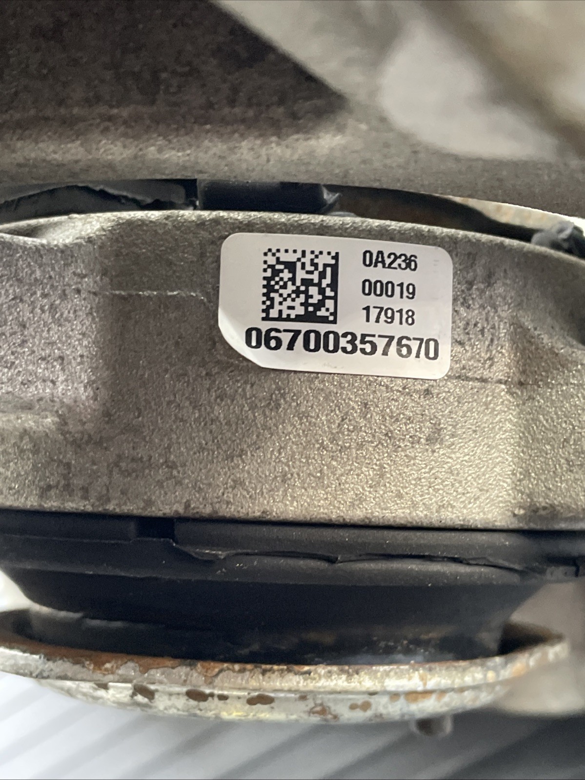 2020-2024 Maserati Levante Auto Transmission Gearbox Mount Bracket OEM