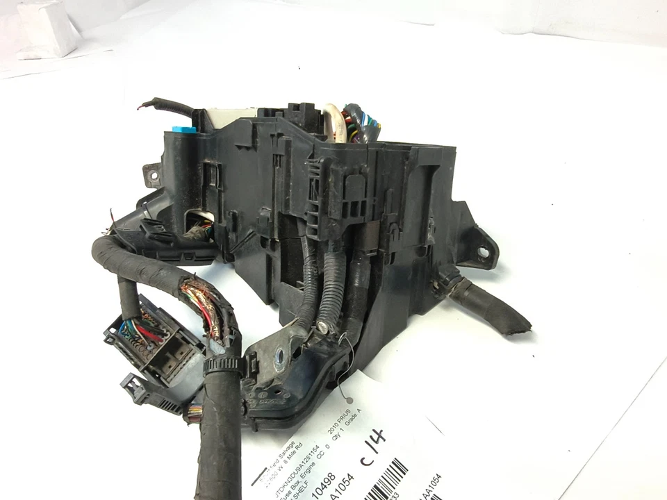 2010 - 2011 Toyota Prius 1.8L Fusebox Fuse Box Relay Module 82641-47040 OEM - Image 3 of 4