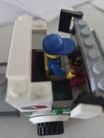 Lego City set 3180 Tank Truck Mostly Complete w Instructions and Minifigure