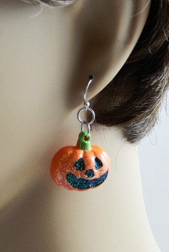HALLOWEEN-CABOCHON EARRINGS WITCH & CAT ON BROOM &ACRYLIC ORANGE PUMPKIN-MEDIUM - Picture 7 of 9