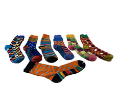 SEVEN PAIR OF MULTICOLOR FUN MENS SOCKS ONE SZ FITS MOST STRETCHY GREAT 4 PARTY 