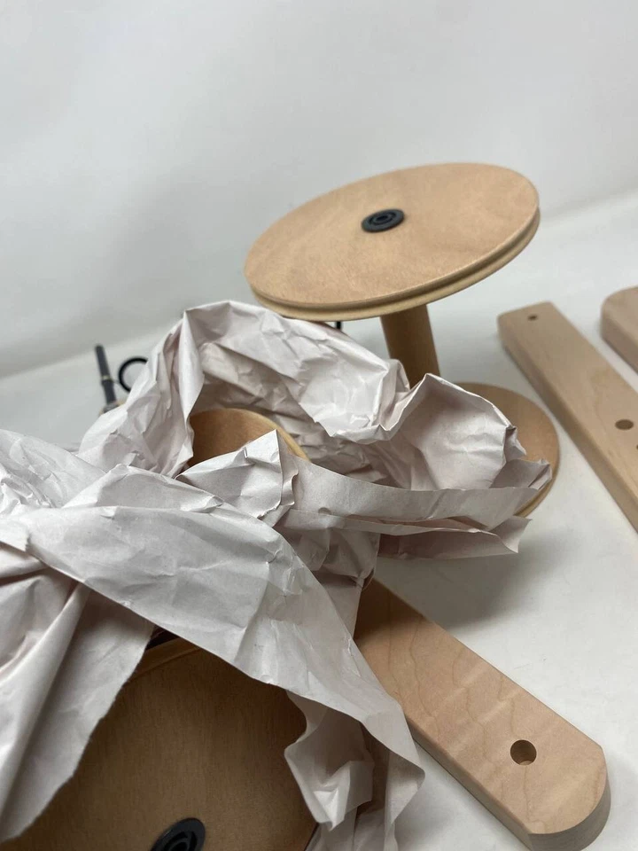 Ashford Spinning Kiwi Super Flyer Grande 27 mm Madera Natural Lana de Lujo Foto 3 de 4