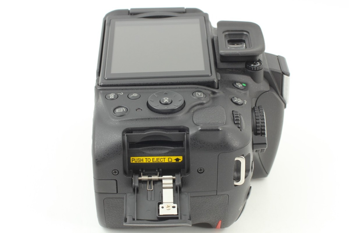 Almost MINT SC:13993] Nikon D5200 24.1MP Digital Camera Body From