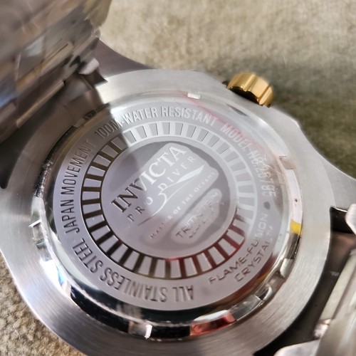 Invicta 18k Gold Plated Stainless Steel Black Dial Pro Diver Watch Model 25795 - Picture 12 of 13