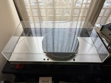 LUXMAN PD444 Turntable. Works On Both Speeds. Has Issues. 100 Volt Version.