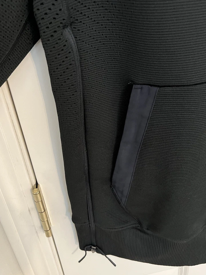 Sudadera con Capucha de Fútbol Iowa Hawkeyes Nike Sistema APS Equipo Emitida Negra PEQUEÑA Foto 4 de 4