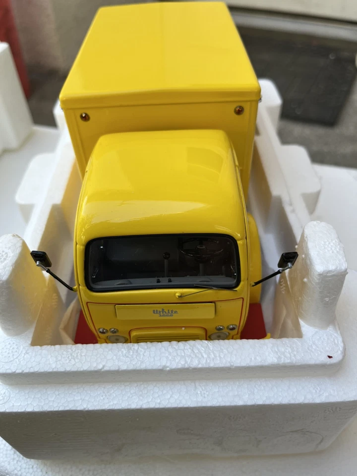 DANBURY MINT  DIECAST: 1955 COCA COLA DELIVERY TRUCK, 1:24. - Image 4 of 4