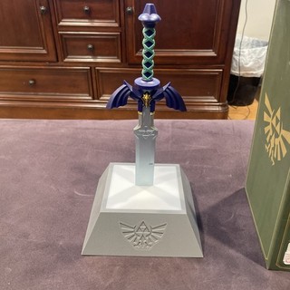 The legend of Zelda Master Sword Lamp USB/ Battery. Nintendo Paladone 2019