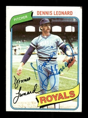 1980 Topps #565 Dennis Leonard signed autograph  clean blue sharpie EAA1 BXCP71