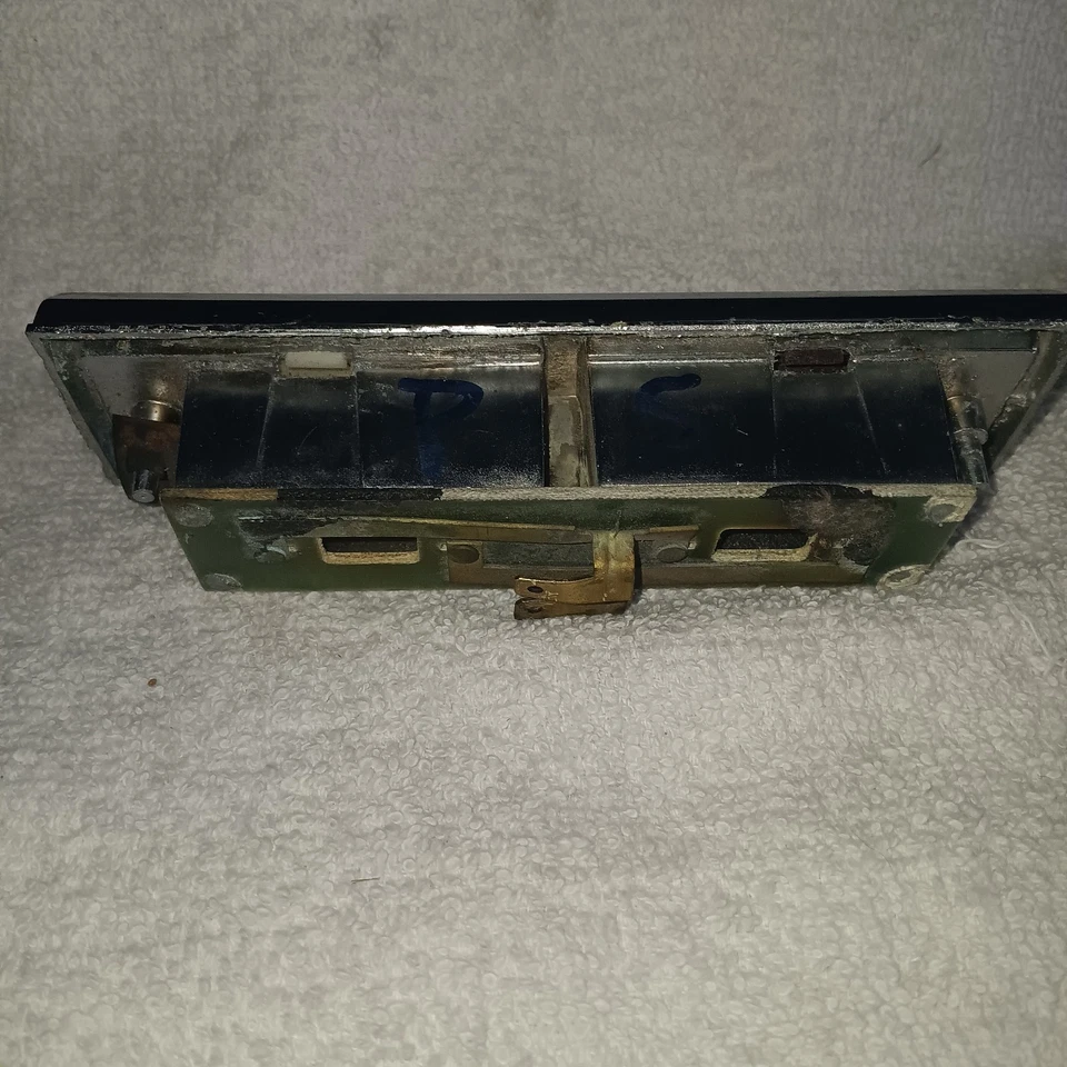 Conjunto de iluminación de puerta Cadillac Deville 1971-1976 lado del pasajero 966 4985 Foto 2 de 4