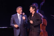 Tony Bennett kd Lang perform at Democratic National Committee's A - Old Photo 4