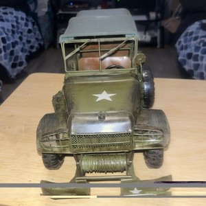 Model Army’s Generals Jeep With Canvas Top Metal