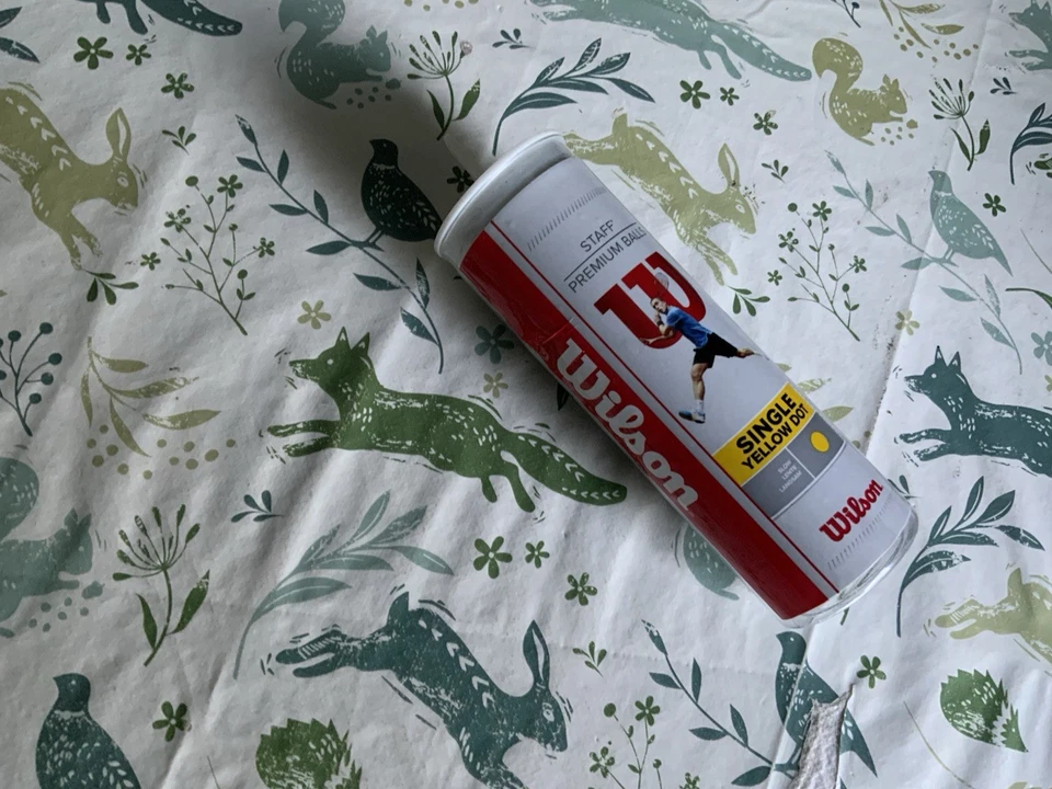 NEW [WITH LABELS ON]  WILSON SQUASH RACKET WITH ZIP BAG.& BALLS - Image 4 of 4